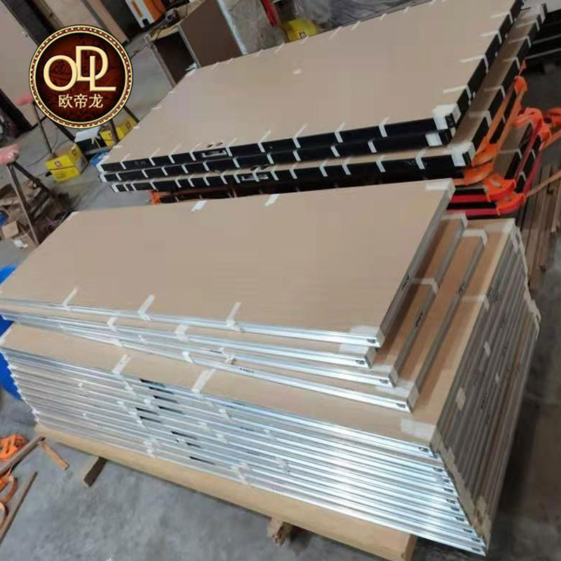 廣東佛山鋁木門廠家鋁木門價格是少錢？歐帝龍鋁木門是品牌嗎